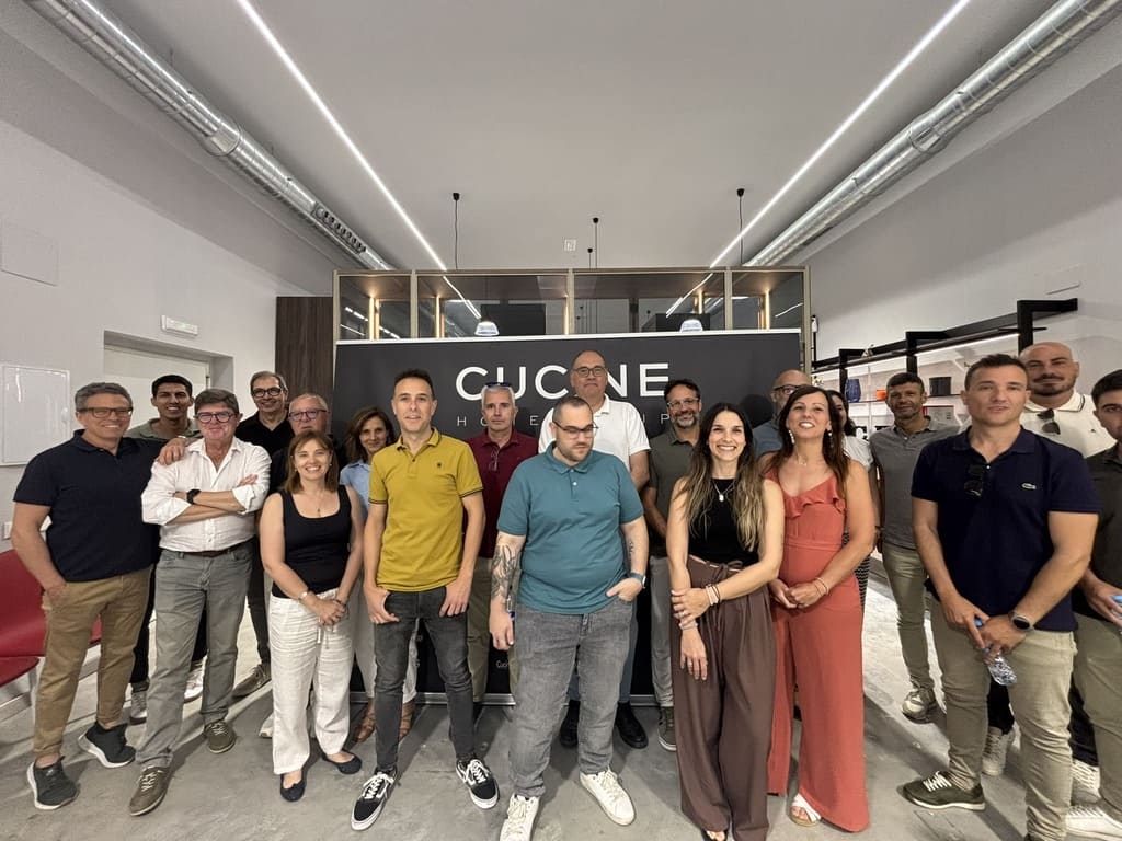 Equipo Cucine Home Group en formación